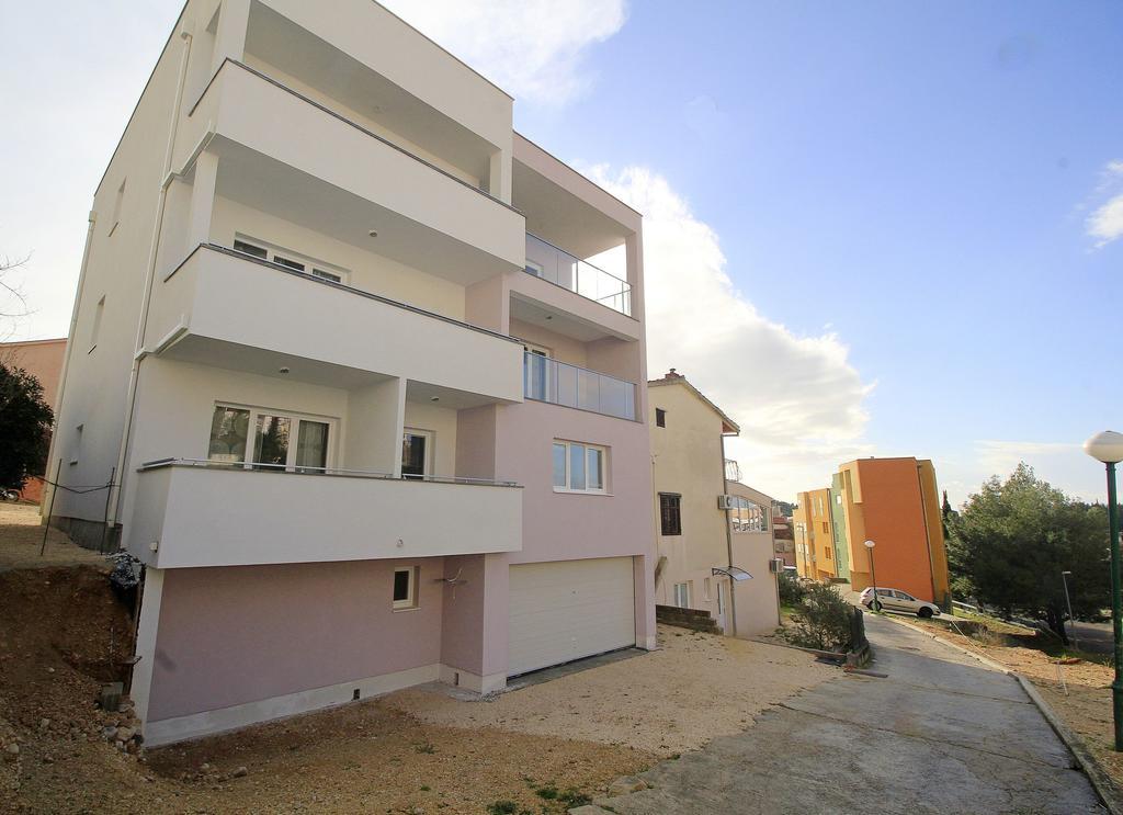 Apartments Obitelj Vuletic Makarska Exterior foto